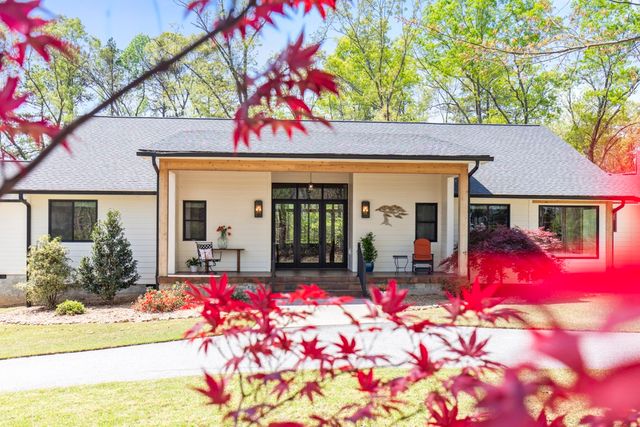 144 Lecroy Road, Walhalla, SC 29691