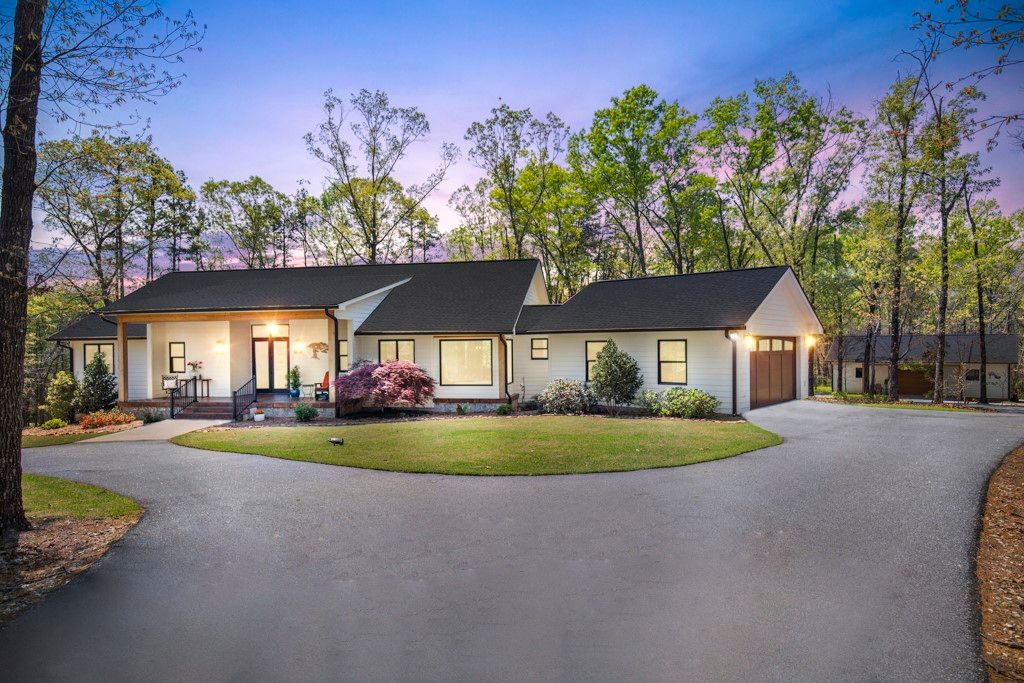144 Lecroy Road, Walhalla, SC 29691