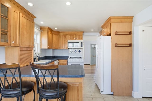 7 Mildred St, Hull, MA 02045