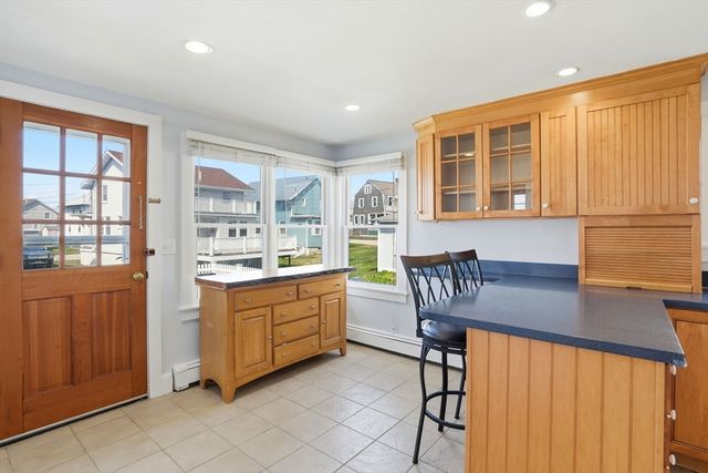 7 Mildred St, Hull, MA 02045