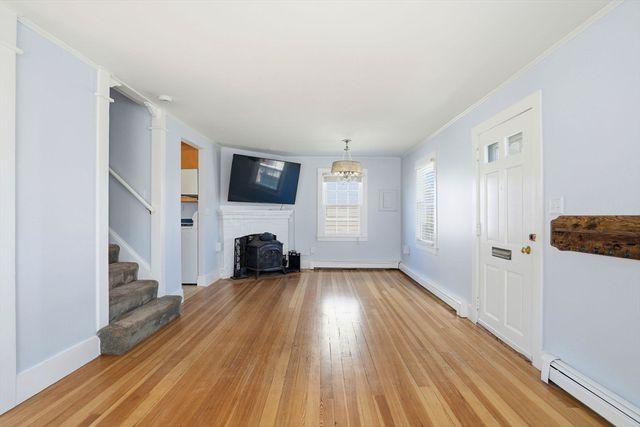 7 Mildred St, Hull, MA 02045