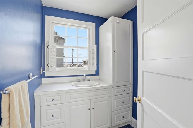 7 Mildred St, Hull, MA 02045