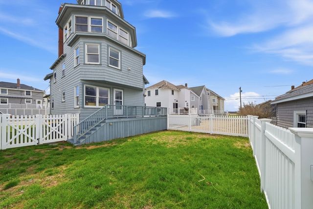 7 Mildred St, Hull, MA 02045