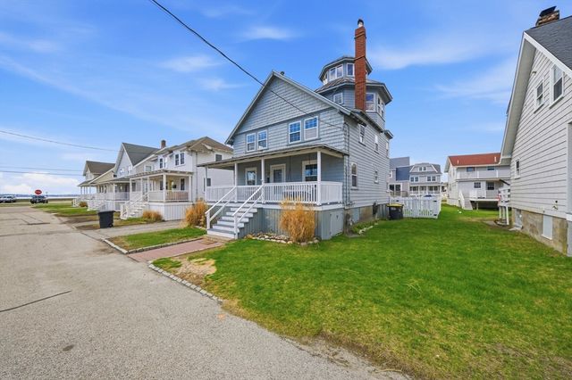 7 Mildred St, Hull, MA 02045