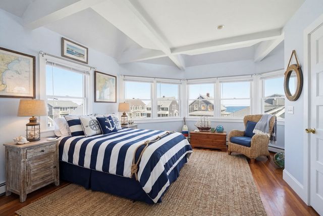 7 Mildred St, Hull, MA 02045