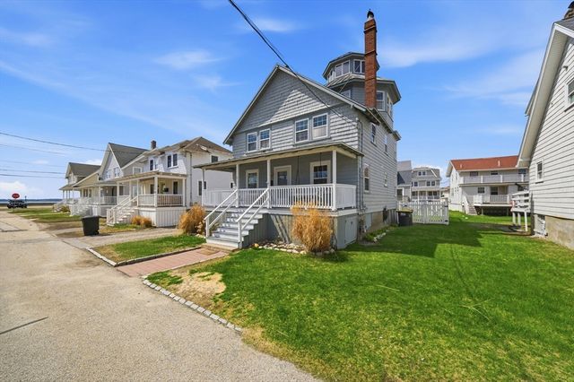 7 Mildred St, Hull, MA 02045