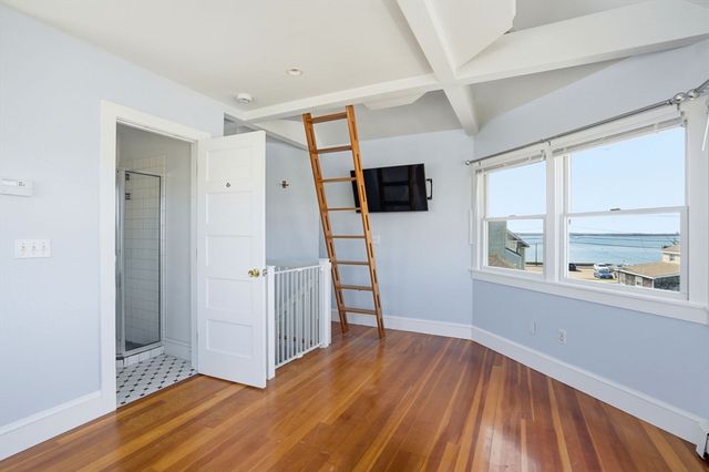 7 Mildred St, Hull, MA 02045