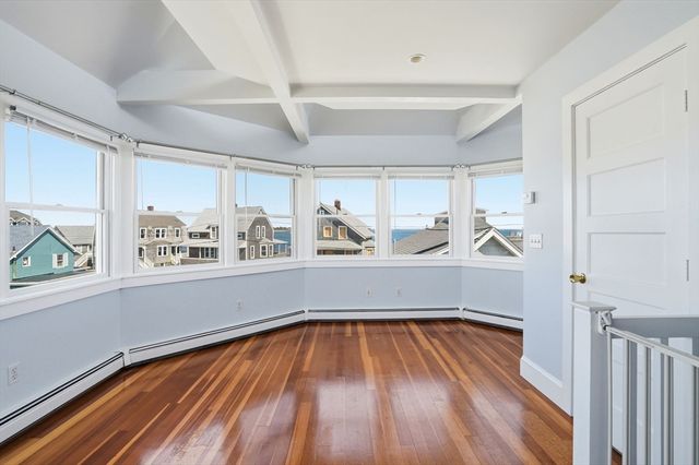 7 Mildred St, Hull, MA 02045