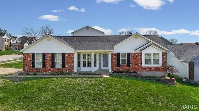 804 Shady Ridge Court, St Louis, MO 63125