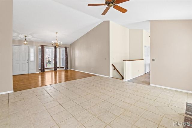 804 Shady Ridge Court, St Louis, MO 63125