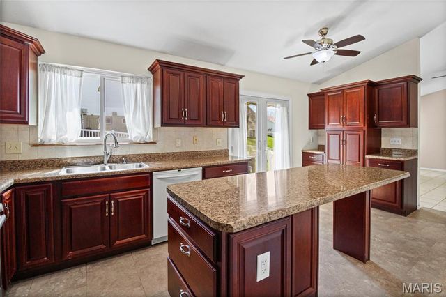 804 Shady Ridge Court, St Louis, MO 63125