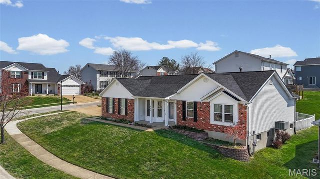 804 Shady Ridge Court, St Louis, MO 63125