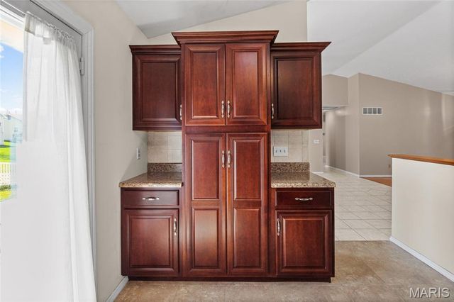 804 Shady Ridge Court, St Louis, MO 63125