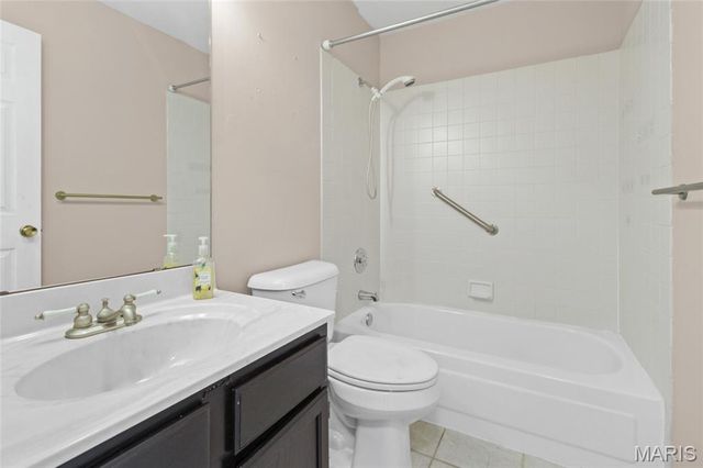 804 Shady Ridge Court, St Louis, MO 63125