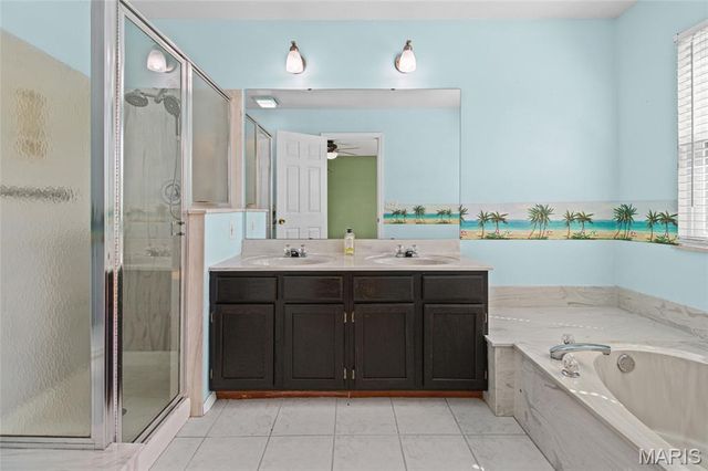 804 Shady Ridge Court, St Louis, MO 63125