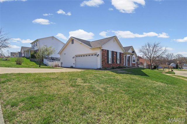 804 Shady Ridge Court, St Louis, MO 63125