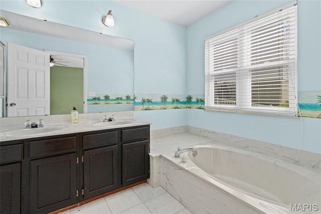 804 Shady Ridge Court, St Louis, MO 63125