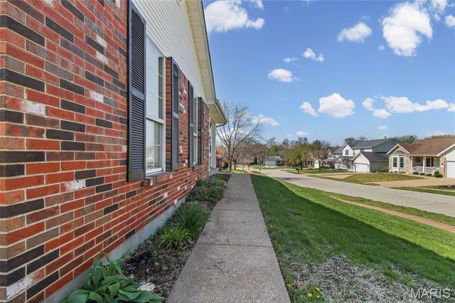 804 Shady Ridge Court, St Louis, MO 63125