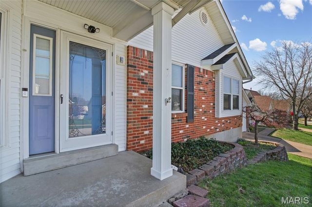 804 Shady Ridge Court, St Louis, MO 63125