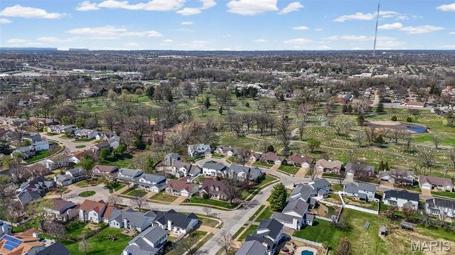 804 Shady Ridge Court, St Louis, MO 63125