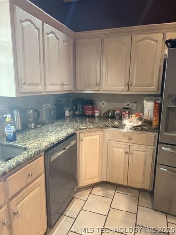 1614 Southern Hills Drive, Ardmore, OK 73401