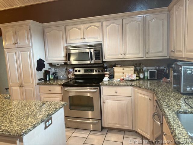 1614 Southern Hills Drive, Ardmore, OK 73401