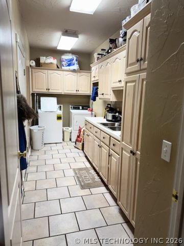 1614 Southern Hills Drive, Ardmore, OK 73401