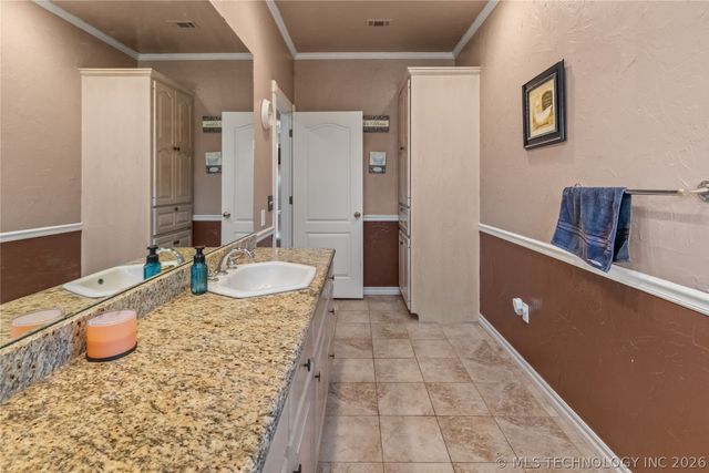1614 Southern Hills Drive, Ardmore, OK 73401