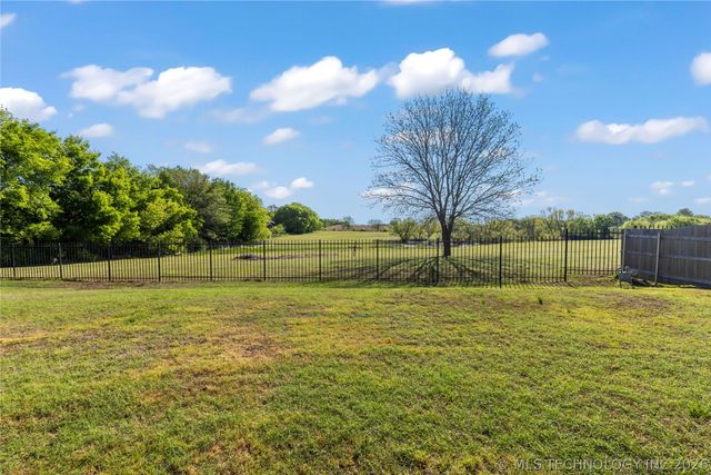 1614 Southern Hills Drive, Ardmore, OK 73401