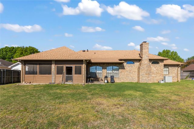 1614 Southern Hills Drive, Ardmore, OK 73401