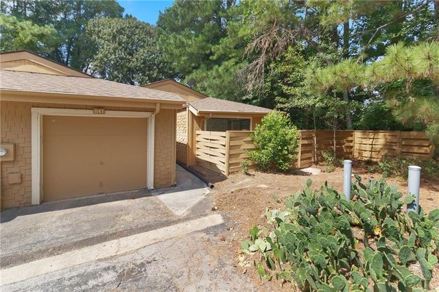 841 Lake Hollow SW Boulevard, Marietta, GA 30064
