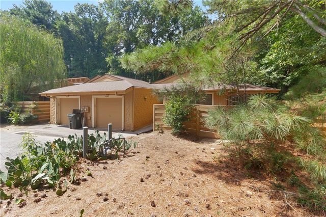 841 Lake Hollow SW Boulevard, Marietta, GA 30064