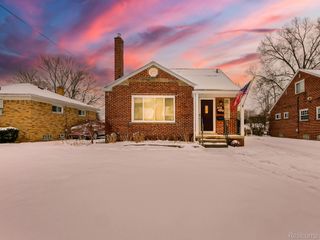 203 Pare Street, Clawson, MI 48017