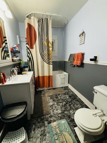 419 W Cass Street, Greenville, MI 48838