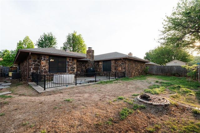 8305 NW 115th Street, Oklahoma City, OK 73162