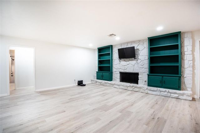 8305 NW 115th Street, Oklahoma City, OK 73162