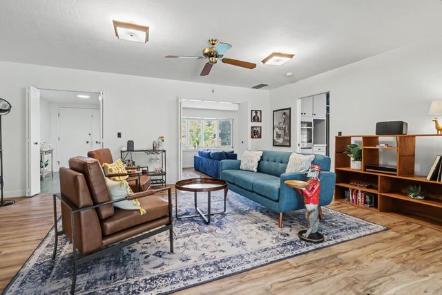 3840 Maudray Way, Carmichael, CA 95608