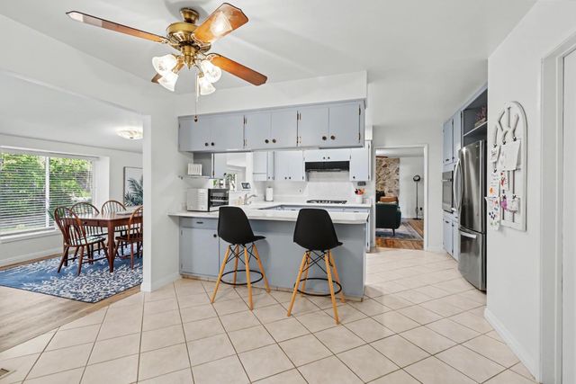 3840 Maudray Way, Carmichael, CA 95608