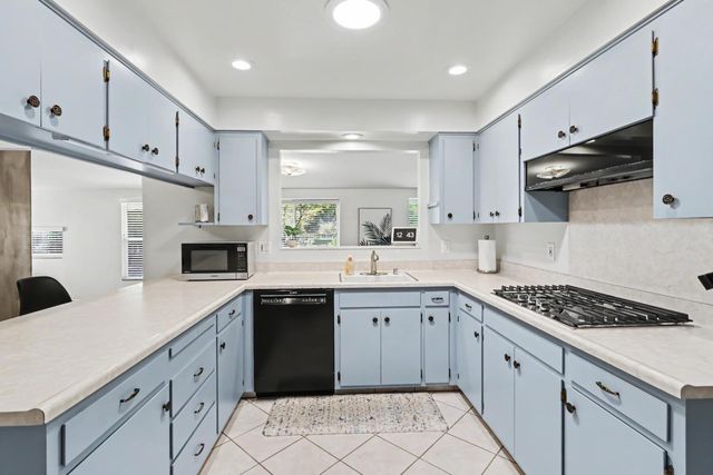 3840 Maudray Way, Carmichael, CA 95608