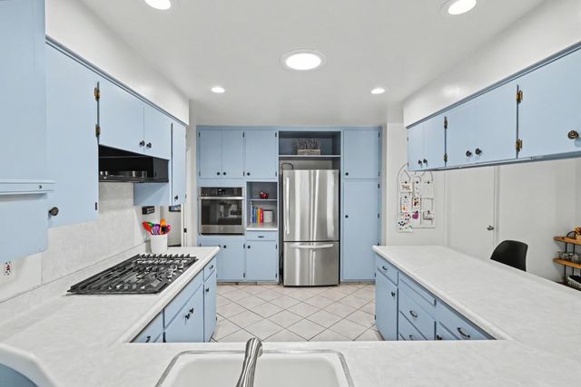3840 Maudray Way, Carmichael, CA 95608