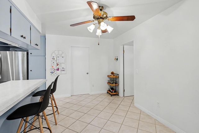 3840 Maudray Way, Carmichael, CA 95608