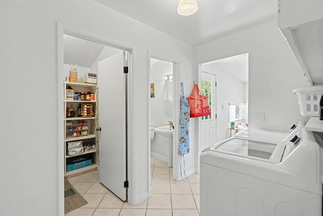 3840 Maudray Way, Carmichael, CA 95608