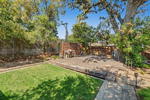 3840 Maudray Way, Carmichael, CA 95608