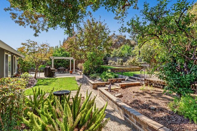 3840 Maudray Way, Carmichael, CA 95608