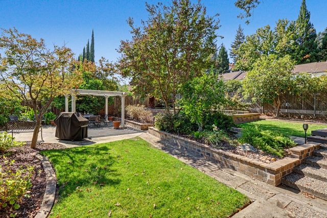 3840 Maudray Way, Carmichael, CA 95608