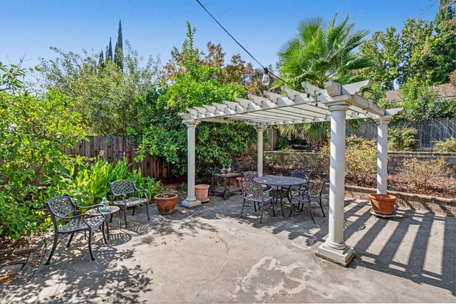 3840 Maudray Way, Carmichael, CA 95608