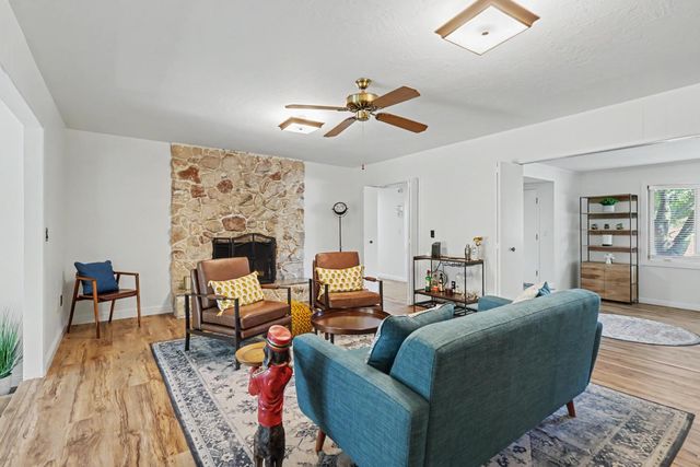 3840 Maudray Way, Carmichael, CA 95608