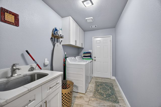 1422 Primrose Lane, Lewisville, TX 75077