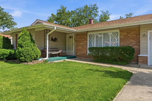 213 Edgeware Road, Elk Grove Village, IL 60007