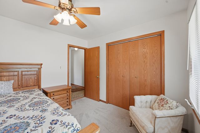 213 Edgeware Road, Elk Grove Village, IL 60007